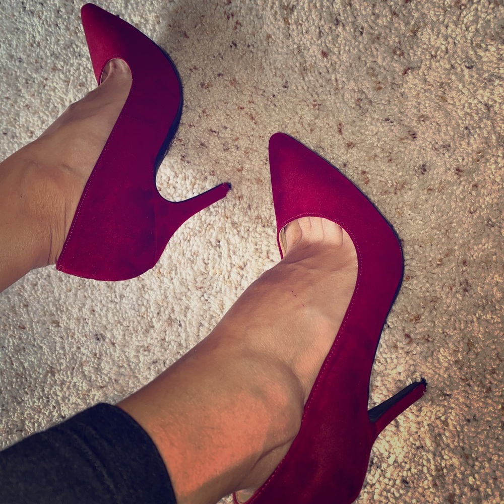 Red high heels 👠